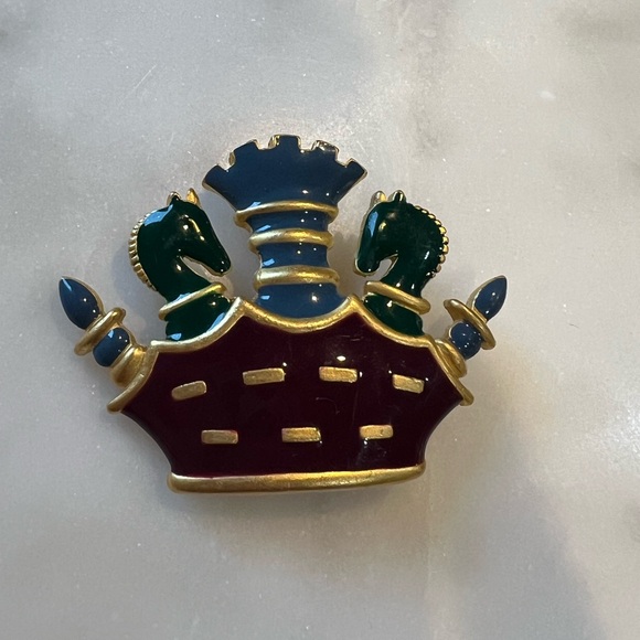 Vintage MJENT Chess Brooch 1970s Enamel Castle Knight Pin - Picture 3 of 6